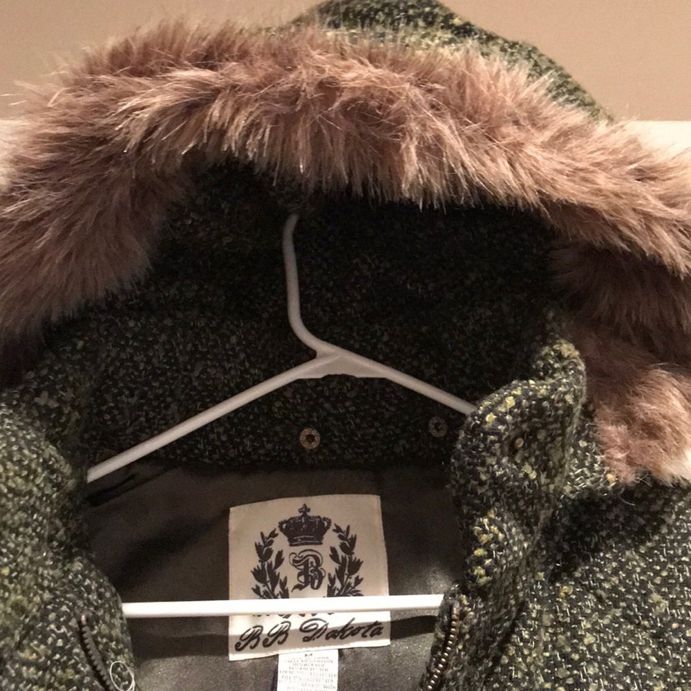 Buckle Faux Fur Hooded Tweed Vest NWT - Picture 5 of 8